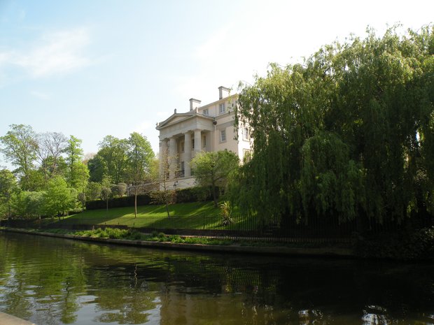  belle propriété le long du canal à la lisière de Regent's Park